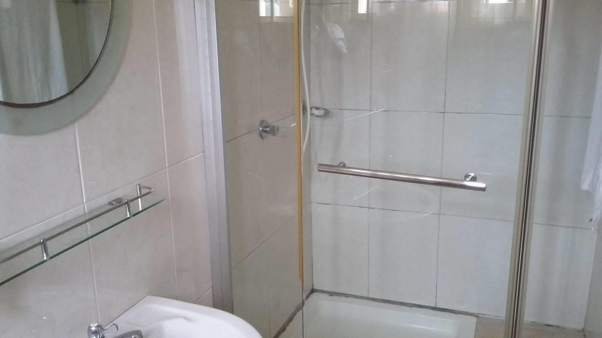 Bella Luxury Hotel Accra Buitenkant foto