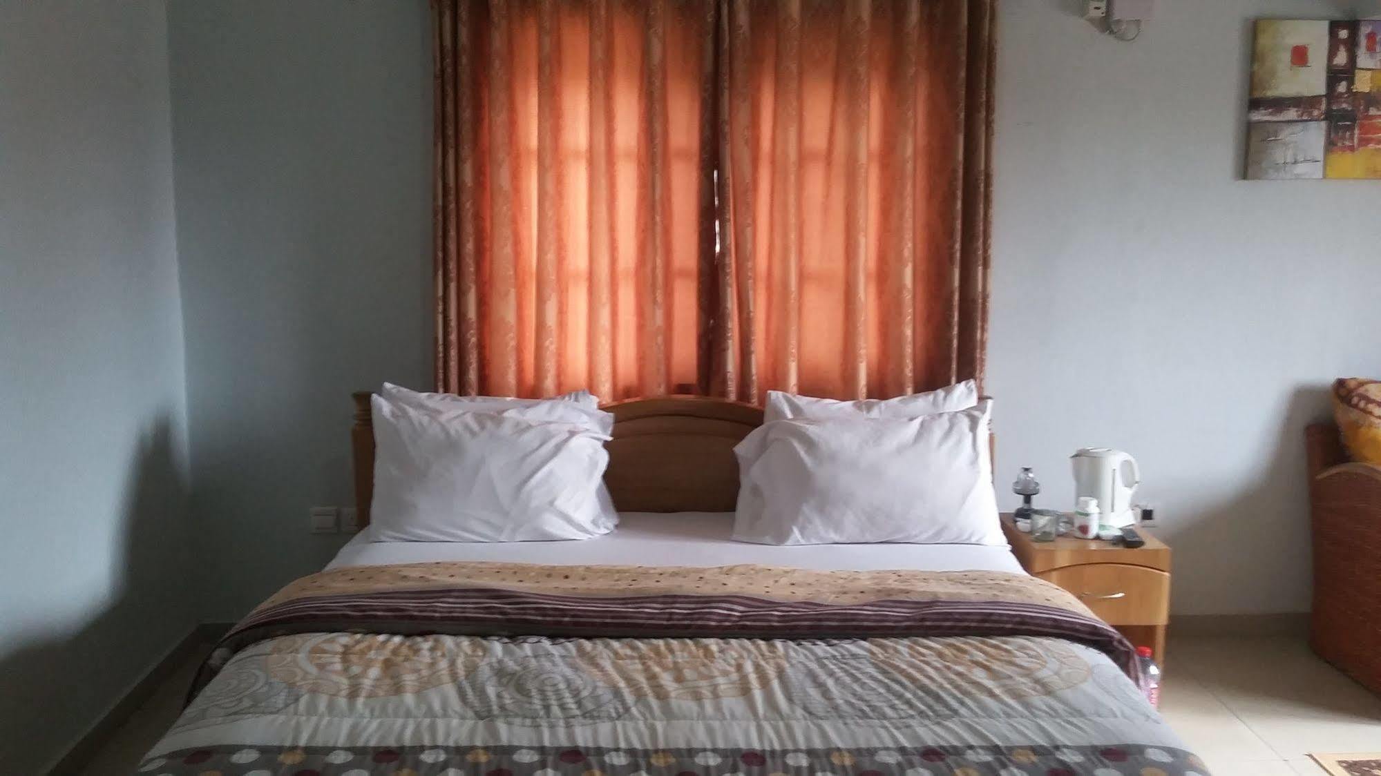 Bella Luxury Hotel Accra Buitenkant foto